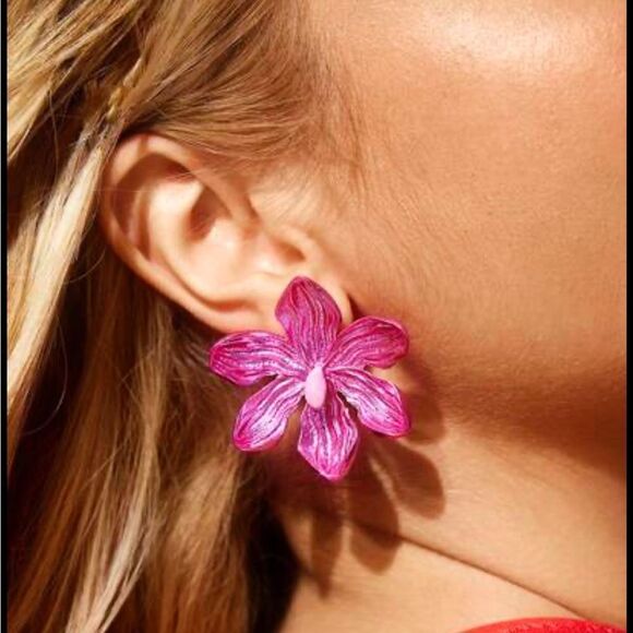 Anthropologie Jewelry - Pink flower earrings A69